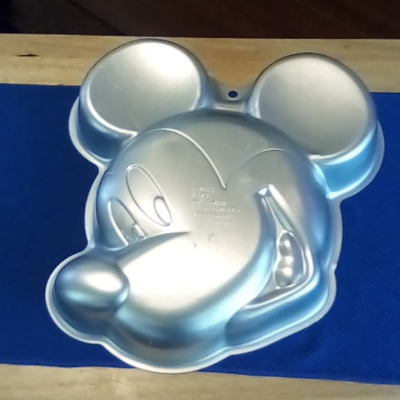Wilton Kitchen Mickey Mouse Cake Pan Poshmark